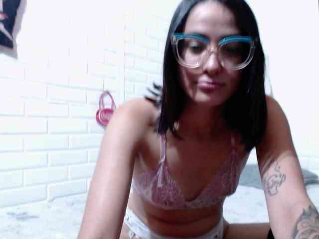 crystalstonee1 webcam
