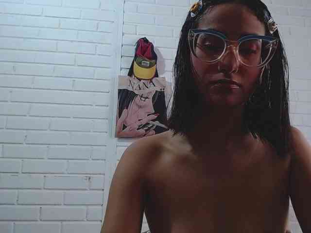 crystalstonee1 webcam