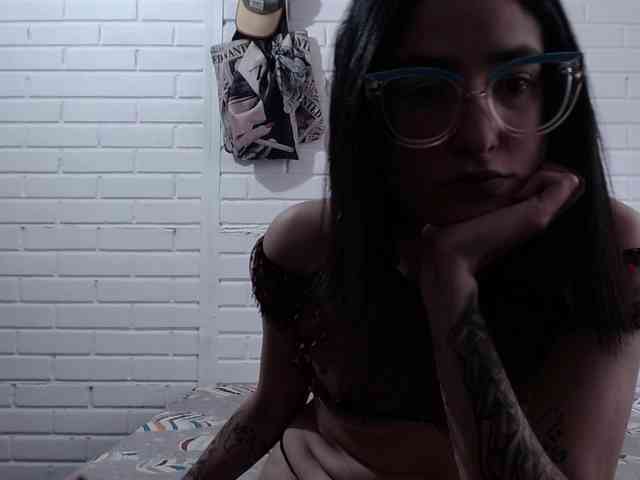 crystalstonee1 webcam