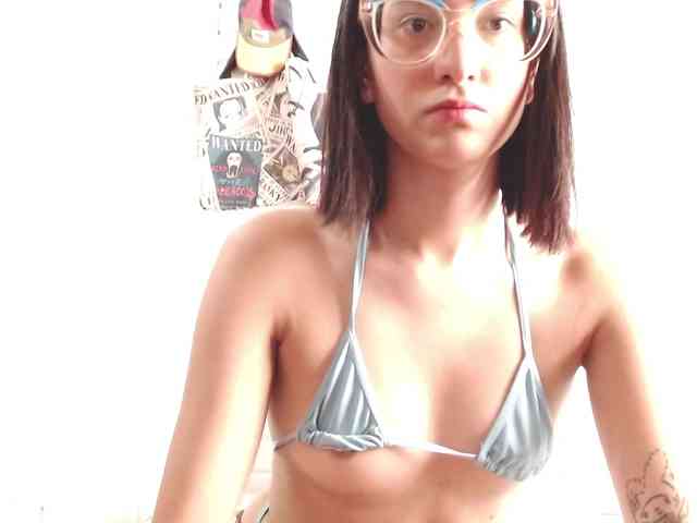 crystalstonee1 webcam