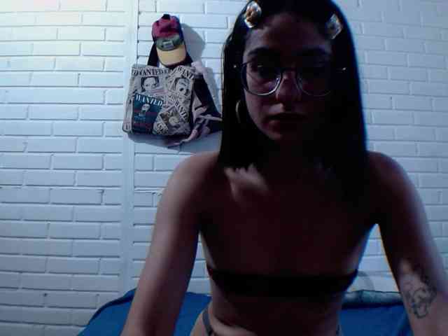 crystalstonee1 webcam
