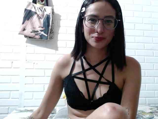 crystalstonee1 webcam