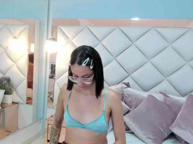 crystalstonee1 webcam
