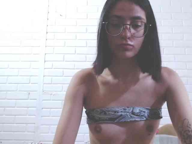 crystalstonee1 webcam