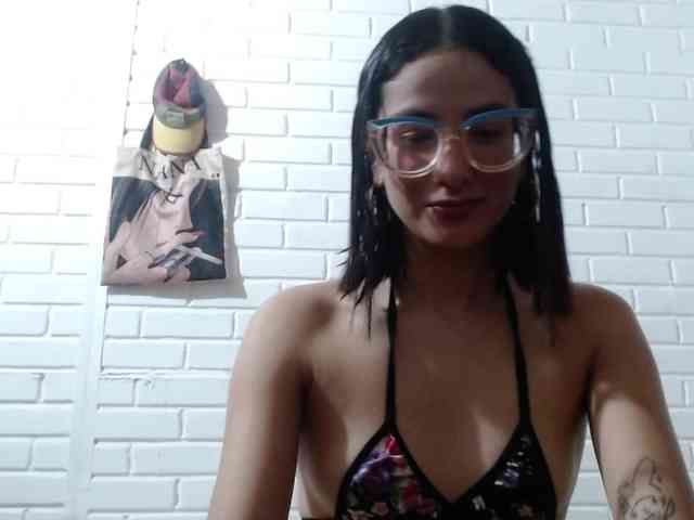 crystalstonee1 webcam