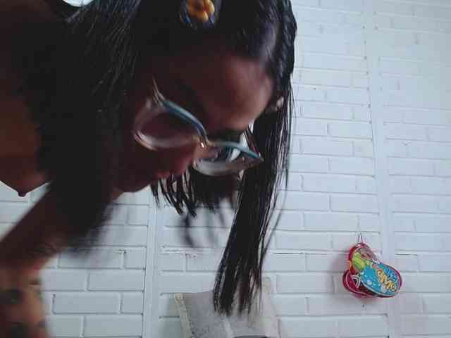crystalstonee1 webcam
