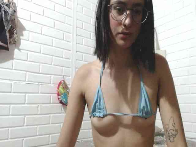 crystalstonee1 webcam