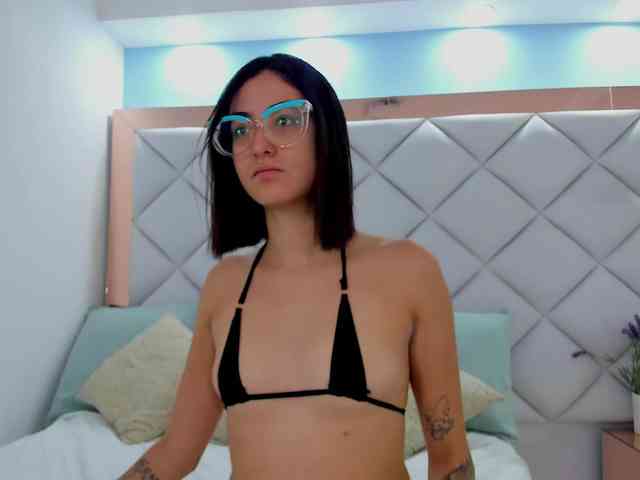 crystalstonee1 webcam