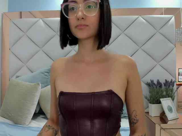 crystalstonee1 webcam