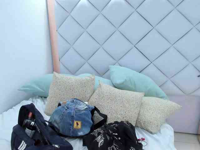 crystalstonee1 webcam