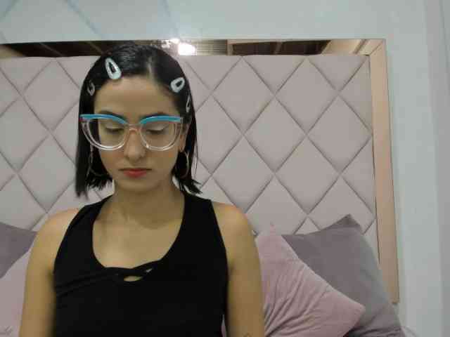 crystalstonee1 webcam
