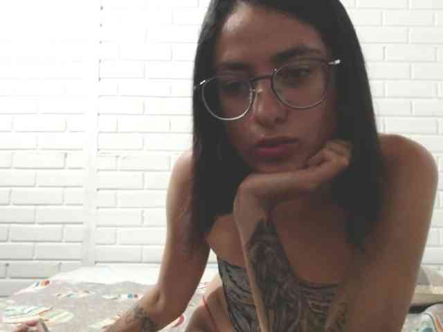 crystalstonee1 Live Webcam on BongaCams