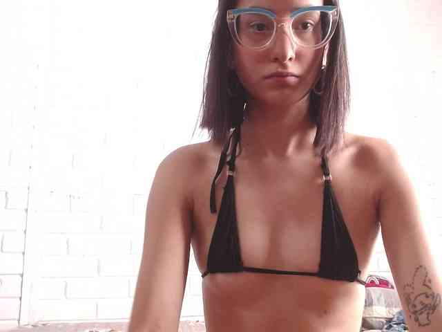crystalstonee1 webcam