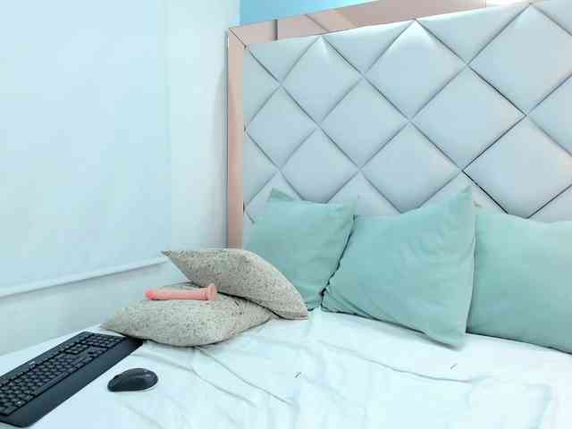 crystalstonee1 webcam