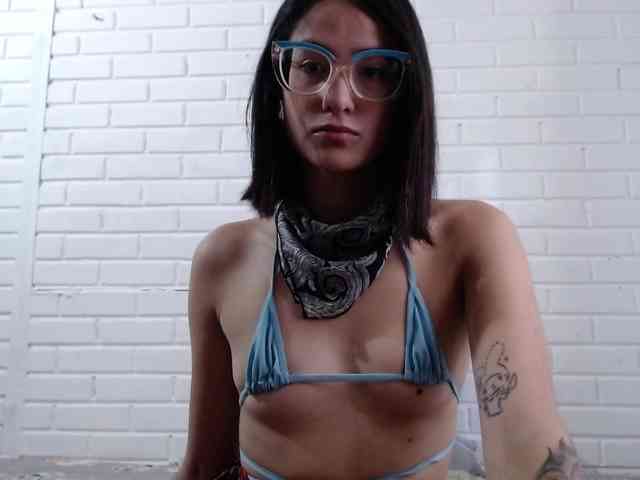 crystalstonee1 webcam