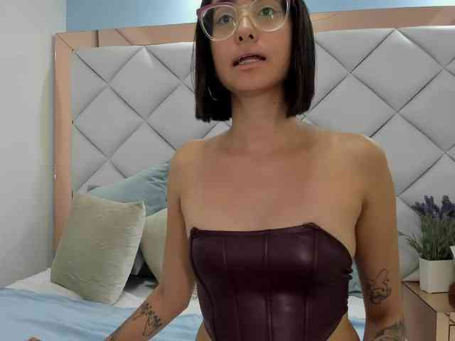 crystalstonee1 webcam