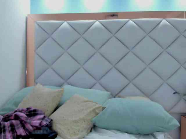 crystalstonee1 webcam