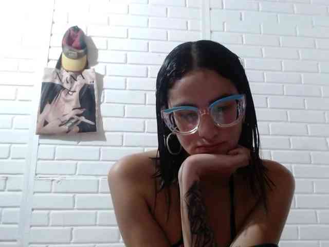 crystalstonee1 webcam