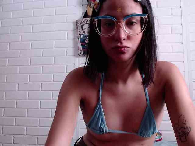 crystalstonee1 webcam
