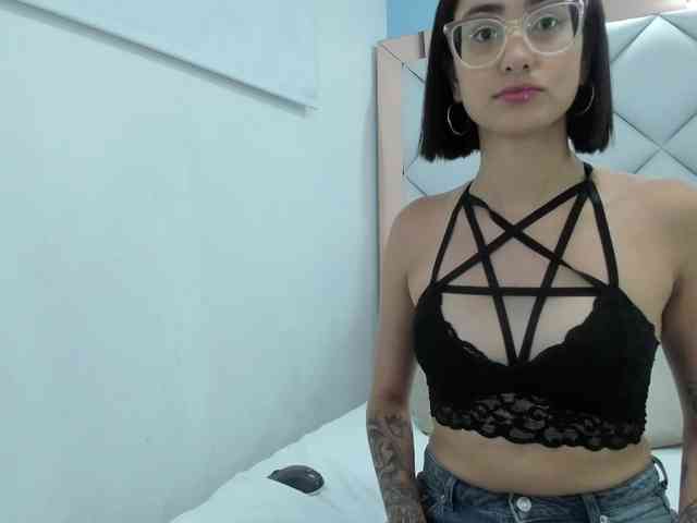 crystalstonee1 webcam