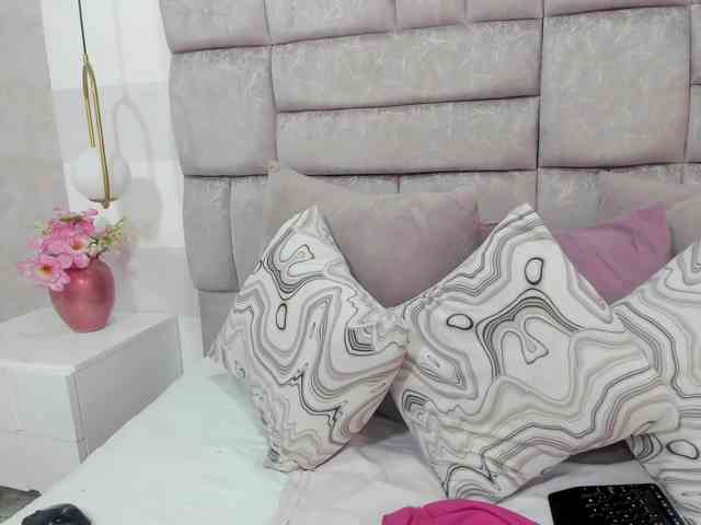 crystalstonee1 webcam