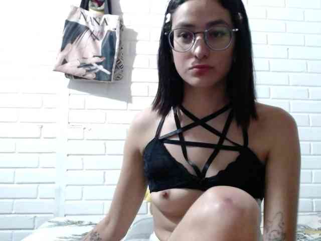 crystalstonee1 webcam