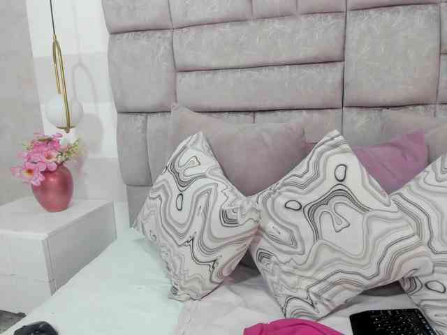crystalstonee1 webcam