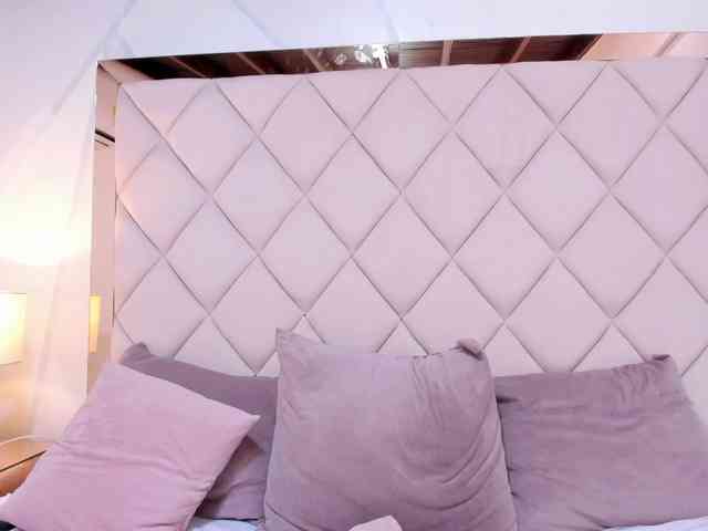 crystalstonee1 webcam