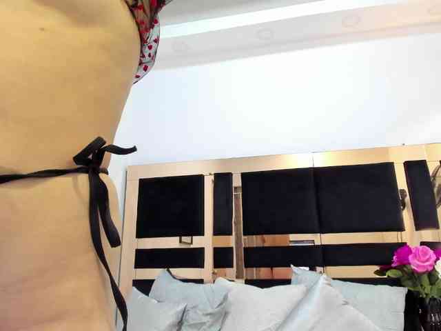 crystalstonee1 webcam