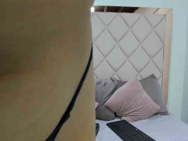 crystalstonee1 webcam