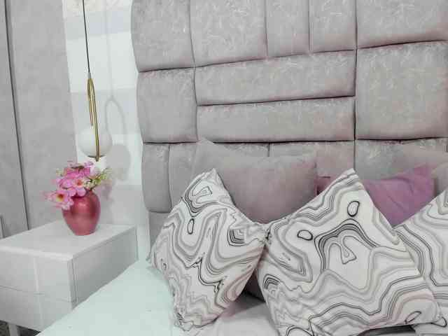 crystalstonee1 webcam
