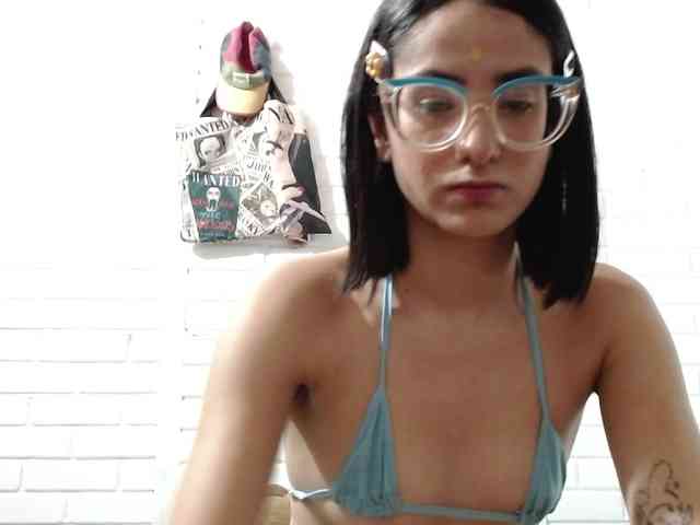 crystalstonee1 webcam