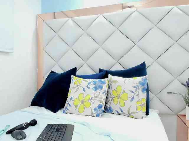 crystalstonee1 webcam