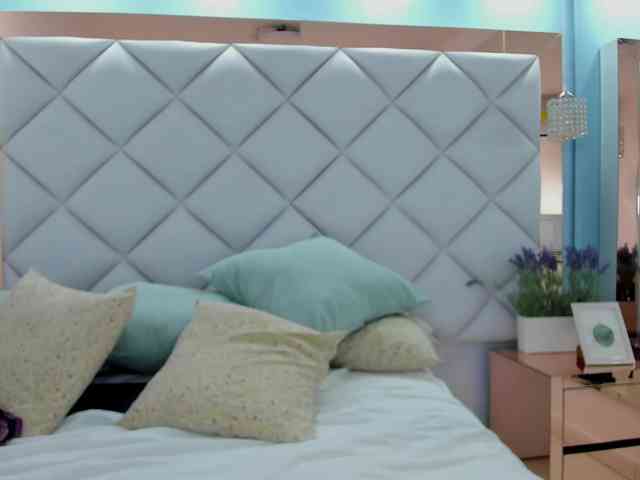 crystalstonee1 webcam