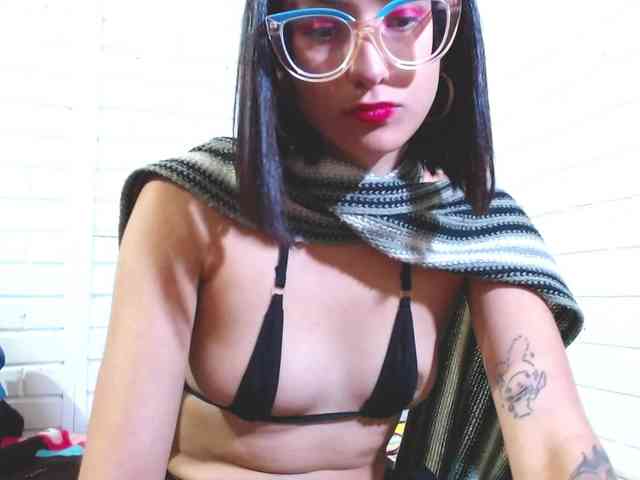 crystalstonee1 webcam