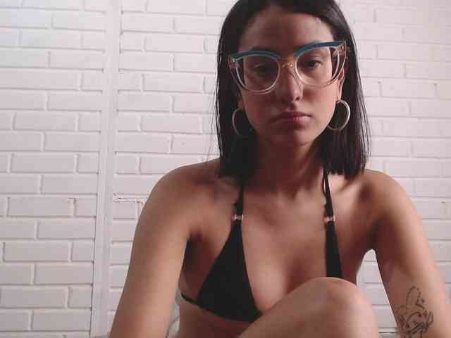 crystalstonee1 webcam
