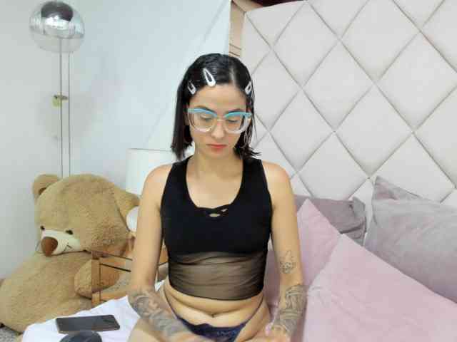 crystalstonee1 webcam