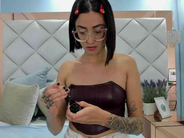 crystalstonee1 webcam