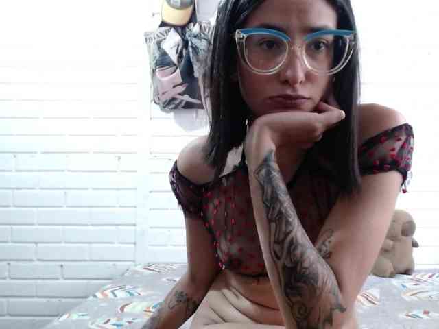 crystalstonee1 webcam