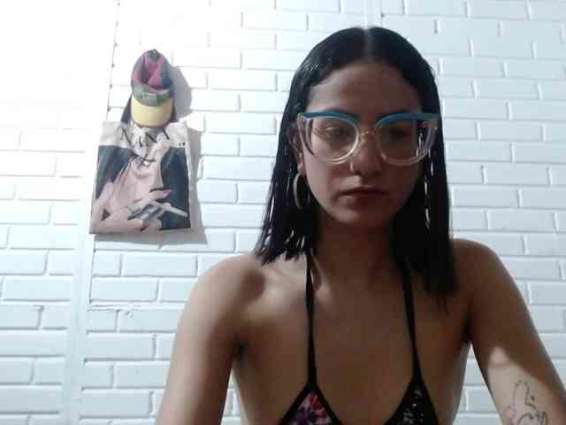 crystalstonee1 webcam