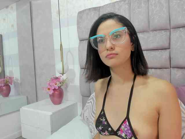 Model: crystalstonee1