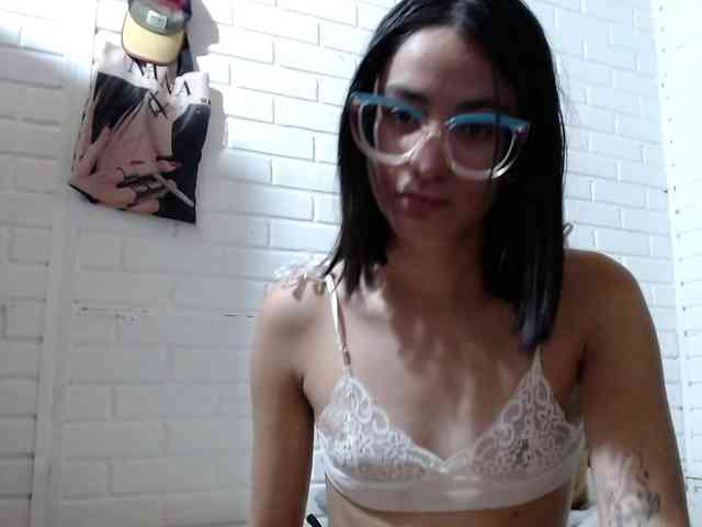 crystalstonee1 webcam