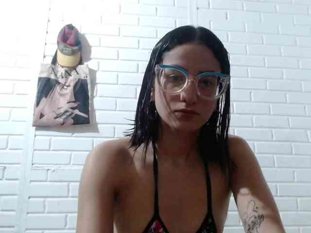 crystalstonee1 webcam