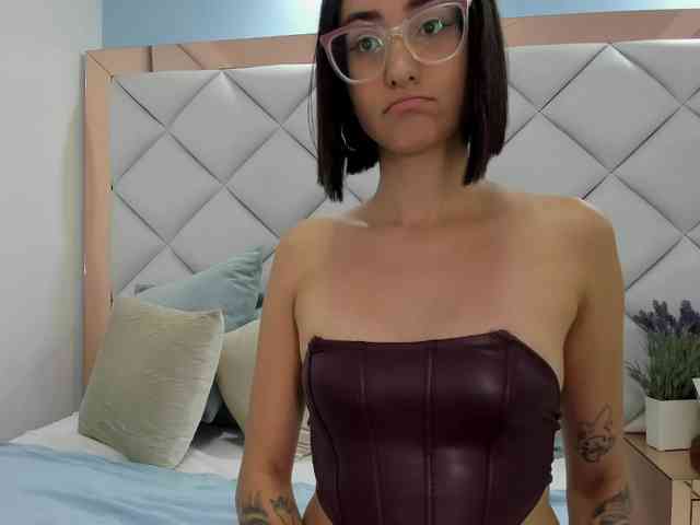 crystalstonee1 webcam