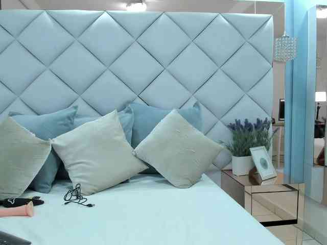 crystalstonee1 webcam