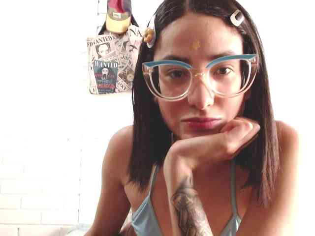 crystalstonee1 webcam