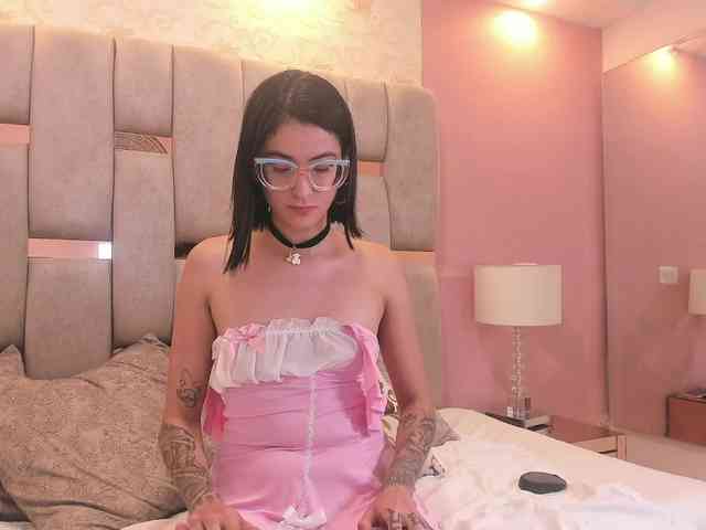 crystalstonee1 webcam