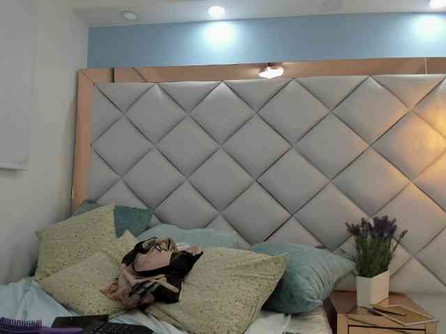 crystalstonee1 webcam