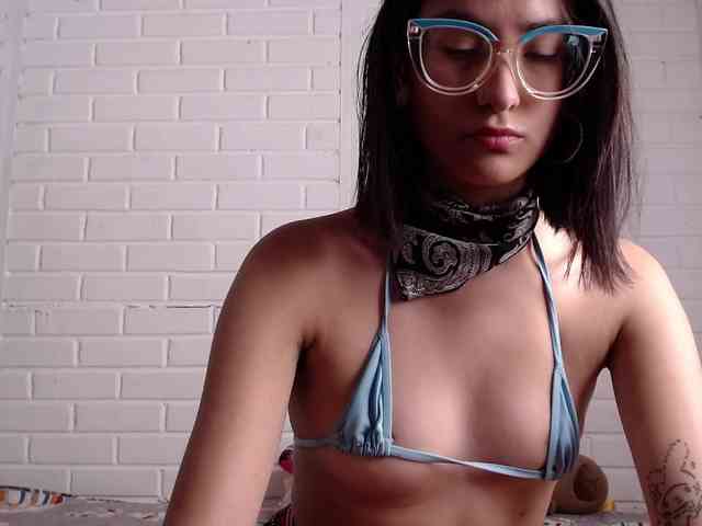 crystalstonee1 webcam