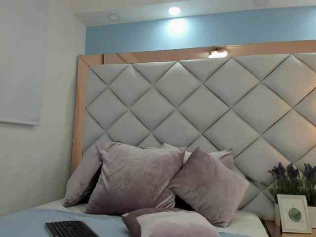 crystalstonee1 webcam